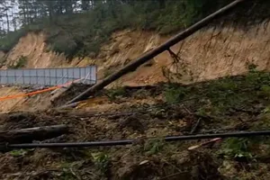 Lâm Đồng: Mưa lớn trong đêm gây ngập lụt, sạt lở nhiều nơi