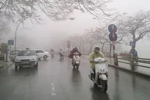 Miền Bắc sương mù và lạnh, miền Trung mưa rào
