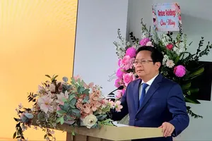 Phó Trưởng ban Chính sách chiến lược Trung ương Nguyễn Đức Hiển phát biểu chỉ đạo tại diễn đàn. Ảnh: HÀ NGUYỄN