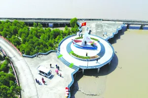 Khu du lịch quốc gia Mũi Cà Mau (xã Đất Mũi, tỉnh Cà Mau) khoác áo mới sẵn sàng đón du khách. Ảnh: TẤN THÁI