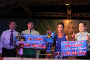 2 nhà VĐTG được trao thưởng. Ảnh: Nhật Anh