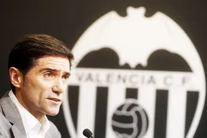 HLV Marcelino đặt mục tiêu giành danh hiệu với Valencia.