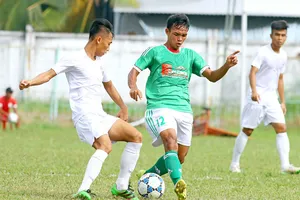 Mancons SG (phải) liệu có giải được bài toán kinh phí nếu xác định mục tiêu thăng hạng?