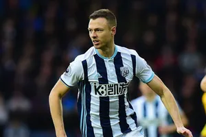 Thuyết phục Jonny Evans ở lại chính là bước đầu ổn định đội hình với West Brom.
