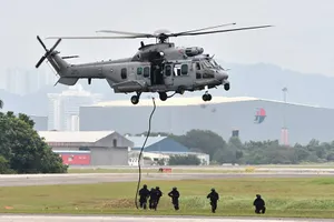 Máy bay của Lực lượng đặc nhiệm Malaysia tham gia tuần tra chung trên không tại Subang, Malaysia