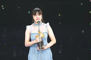 Nữ diễn viên 14 tuổi đoạt giải Kim Mã