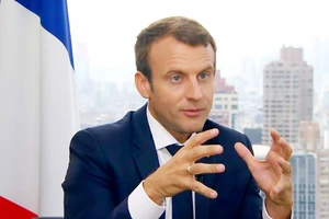 Tổng thống Pháp Emmanuel Macron tuyên chiến với tin giả