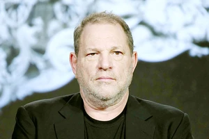 Harvey Weinstein bị tấn công