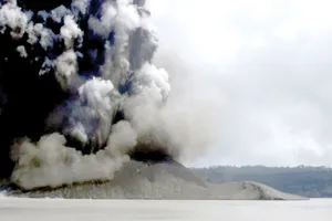 Núi lửa khiến Vanuatu tối đen