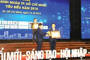 Công ty CP Tập đoàn Xây dựng Hòa Bình vinh dự Tốp 10 Doanh nghiệp TPHCM tiêu biểu 2018