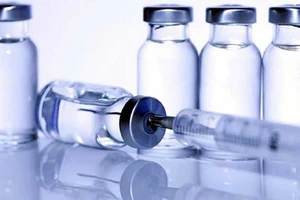 Việt Nam tự sản xuất được vaccine lở mồm long móng