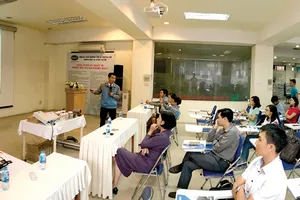 Công ty Ewater, một doanh nghiệp KH-CN tại TPHCM, tư vấn các giải pháp, thiết bị xử lý lò hơi công nghiệp Ảnh: TẤN BA