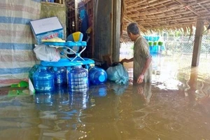 Ngập lụt đô thị Cần Thơ do đê bao khép kín ở thượng nguồn