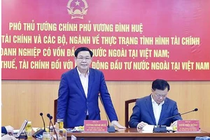 Phó Thủ tướng Vương Đình Huệ phát biểu tại cuộc họp. Ảnh: VGP