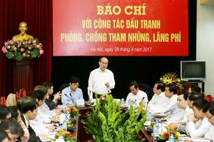 Chủ tịch Ủy ban Trung ương MTTQ Việt Nam Nguyễn Thiện Nhân phát biểu tại hội thảo