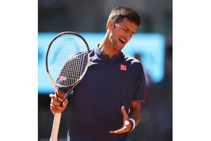 Sự thất vọng của Novak Djokovic.