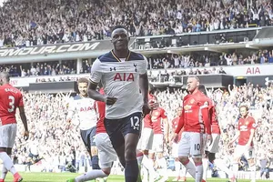 Victor Wanyama vui mừng sau khi ghi bàn vào lưới thủ thành David De Gea. Ảnh: Dailymail