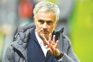 HLV Jose Mourinho đã bắt tay cải thiện chất lượng đội hình.
