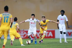 Cuộc tái đấu giữa Hà Nội (giữa) và Thanh Hoa tiếp tục hứa hẹn đầy kịch tính. Ảnh: Minhn Hoàng