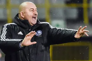 HLV Stanislav Cherchesov của tuyển Nga.