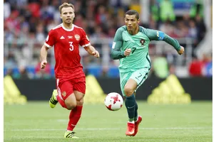 Một chiến thắng trước New Zealand đủ để Bồ Đào Nha (phải) thẳng tiến vào bán kết.