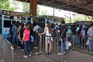 Quầy làm thủ tục xuất nhập cảnh tại cửa khẩu Thái Lan. Courtesy photo