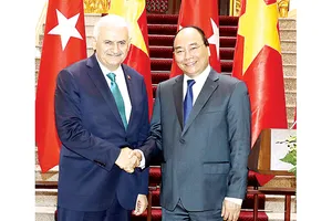 Thủ tướng Nguyễn Xuân Phúc và Thủ tướng Thổ Nhĩ Kỳ Binali Yildirim