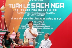 Tọa đàm "100 năm Cách mạng Tháng Mười Nga từ 3 tác phẩm: Mười ngày rung chuyển thế giới, Như mặt trời chói lọi chiếu sáng khắp năm châu, 100 năm Cách mạng Tháng Mười Nga và Chủ nghĩa xã hội"