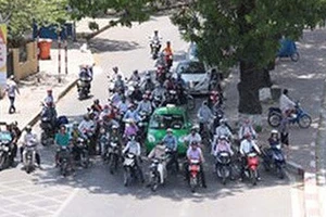 Nắng nóng 39°C kéo dài 1 tuần