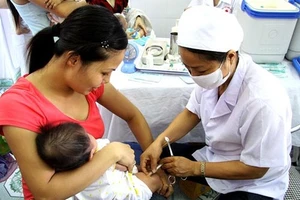 Vẫn tiêm vaccine ComBe Five trên toàn quốc