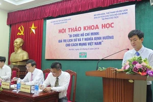 Các đồng chí chủ trì Hội thảo. Ảnh: Dangcongsan.vn