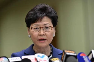 Bà Carrie Lam 