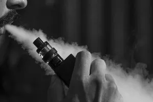 Người thứ 3 thiệt mạng liên quan tới thuốc lá điện tử