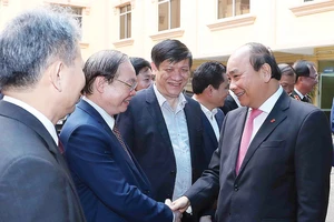 Thủ tướng Nguyễn Xuân Phúc và các đại biểu tham dự hội nghị. Ảnh: TTXVN