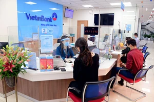 VietinBank tiếp tục hạ mạnh lãi suất cho vay, tung gói tín dụng lên tới 60.000 tỷ đồng hỗ trợ khách hàng bị ảnh hưởng bởi Covid-19