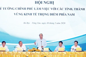 Thủ tướng Nguyễn Xuân Phúc phát biểu kết luận hội nghị. Ảnh: TTXVN