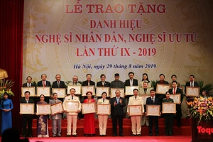 Không cào bằng danh hiệu