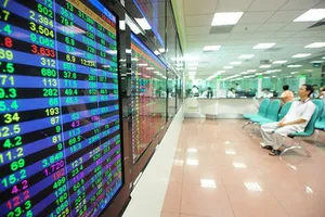 VN-Index tăng gần 19 điểm