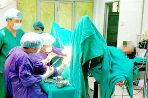 Phẫu thuật trĩ bằng máy khâu bấm