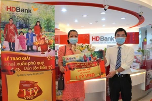 Khách hàng trúng hơn 11 tỷ đồng từ HDBank