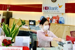 Thu nhập dịch vụ tăng mạnh, HDBank hoàn thành 58% kế hoạch năm