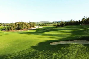 Sân golf tại khu nghỉ dưỡng thuộc xã bán đảo Nhơn Lý, TP Quy Nhơn. Ảnh minh họa