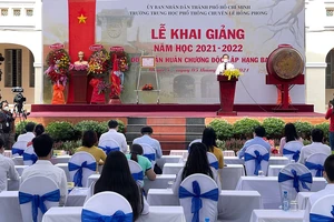 Quang cảnh lễ khai giảng năm học mới 2021-2022 tại Trường THPT chuyên Lê Hồng Phong. Ảnh: HOÀNG HÙNG