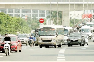 Giá xăng dầu tăng cao sẽ gây khó khăn cho quá trình phục hồi kinh tế và đời sống. Ảnh: VIẾT CHUNG