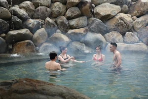 Hệ sinh thái onsen Quang Hanh và nghệ thuật tái hiện “quốc bảo của người Nhật” trên miền di sản 