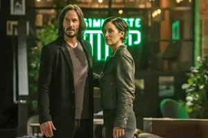 Keanu Reeves and Carrie-Anne Moss trong The Matrix Resurrections