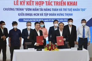 Các đại biểu tham dự tại buổi lễ ký kết. Ảnh: hcmcpv