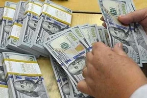 USD ngân hàng tiến gần 24.000 đồng/USD