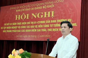 Đồng chí Nguyễn Văn Thể phát biểu tại hội nghị. Ảnh: QĐND