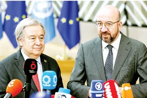 Tổng thư ký LHQ António Guterres và Chủ tịch Hội đồng châu Âu Charles Michel tại hội nghị thượng đỉnh EU